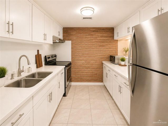519 S 4th Avenue C8, Edinburg, TX 78539
