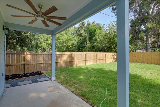 955 Ringold Street, Houston, TX 77088