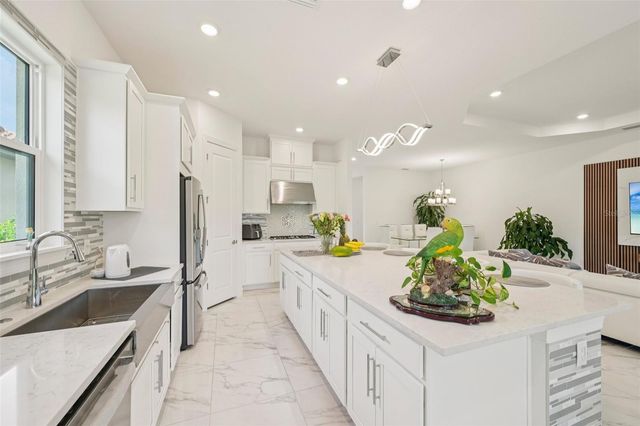 6203 GRANDVIEW HILL COURT, Bradenton, FL 34203