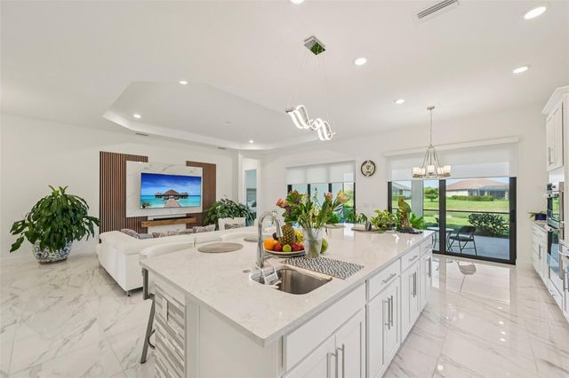 6203 GRANDVIEW HILL COURT, Bradenton, FL 34203