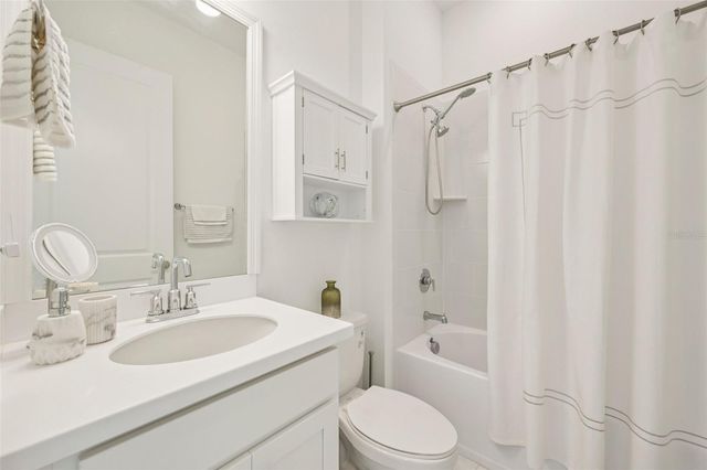 6203 GRANDVIEW HILL COURT, Bradenton, FL 34203