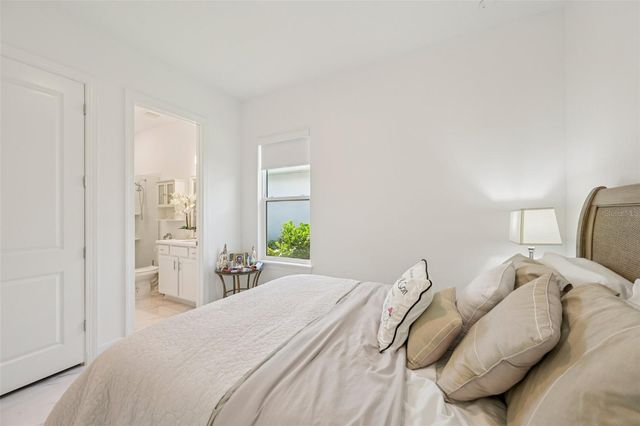 6203 GRANDVIEW HILL COURT, Bradenton, FL 34203