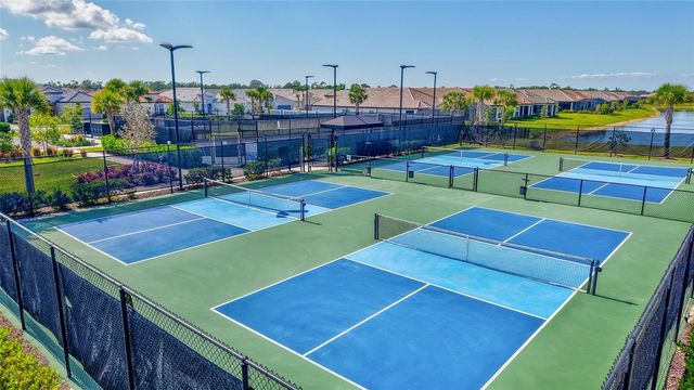 6203 GRANDVIEW HILL COURT, Bradenton, FL 34203