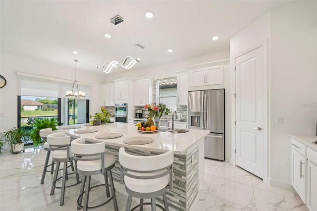 6203 GRANDVIEW HILL COURT, Bradenton, FL 34203