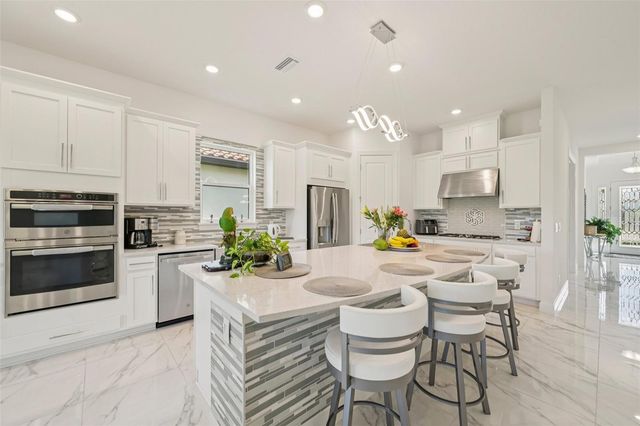 6203 GRANDVIEW HILL COURT, Bradenton, FL 34203