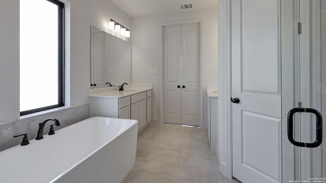 237 Hidalgo, Boerne, TX 78006