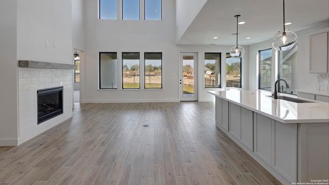 237 Hidalgo, Boerne, TX 78006