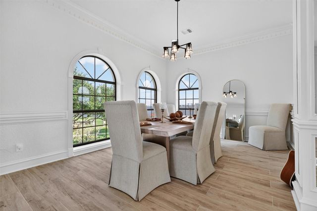 107 Twin Oaks Way, Kemah, TX 77565