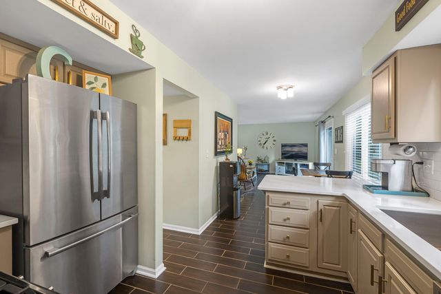 1525 Candlewood Drive, Crystal Lake, IL 60014