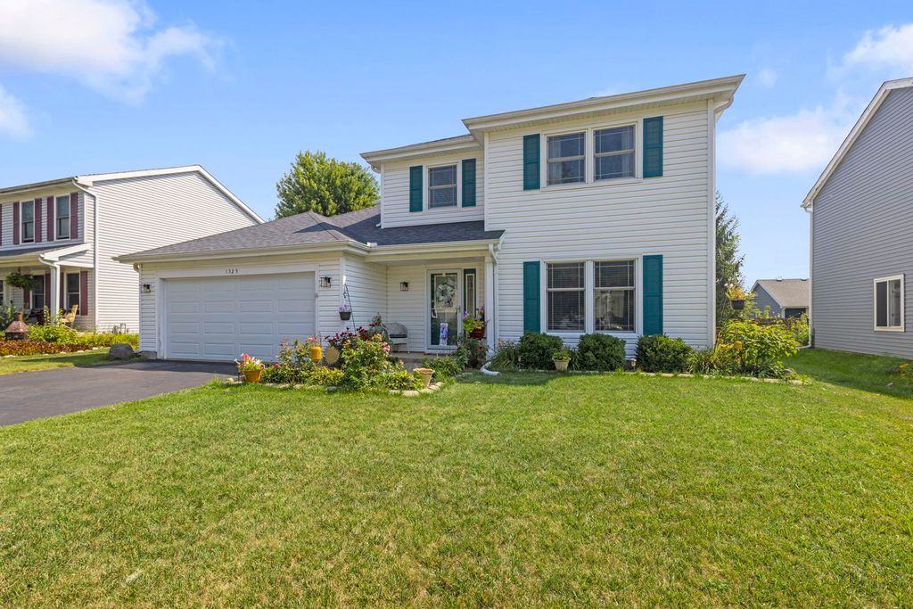 1525 Candlewood Drive, Crystal Lake, IL 60014