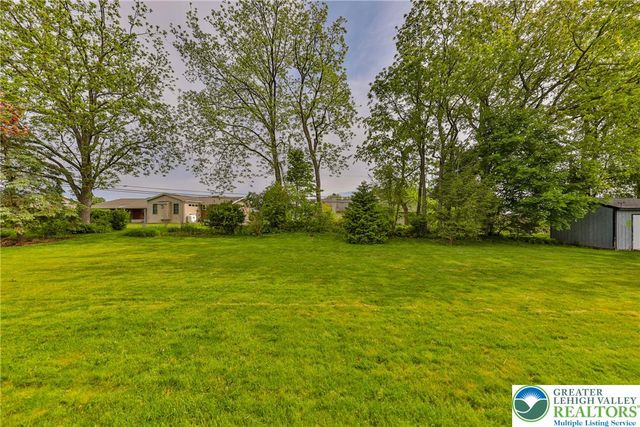 6017 Helen Drive, Upper Macungie Twp, PA 18104