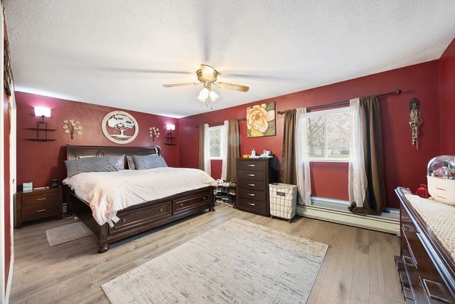 165 Applewood Drive 165, Chicopee, MA 01022