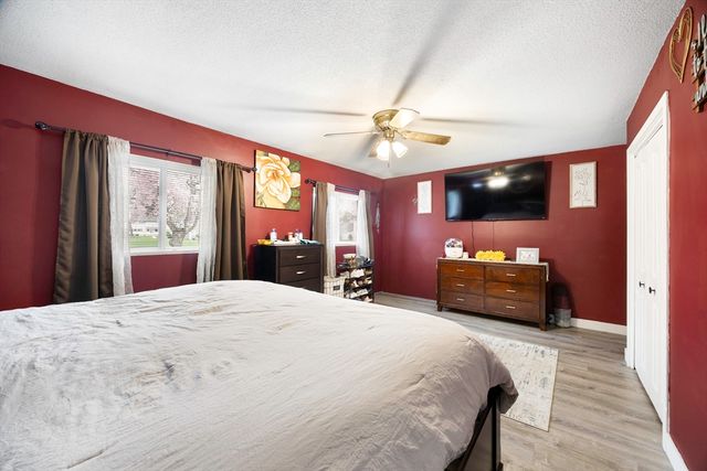 165 Applewood Drive 165, Chicopee, MA 01022