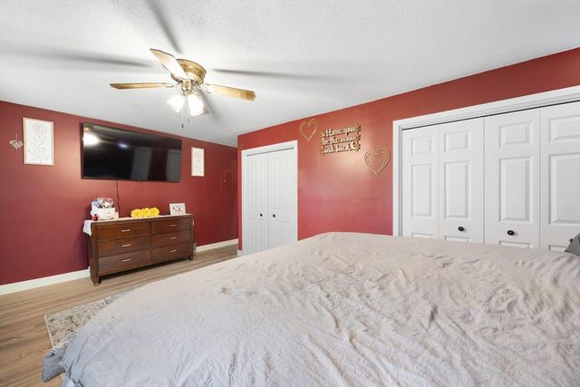 165 Applewood Drive 165, Chicopee, MA 01022