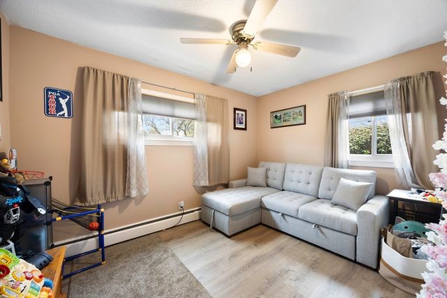 165 Applewood Drive 165, Chicopee, MA 01022