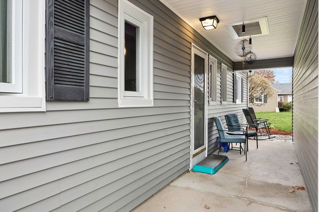 165 Applewood Drive 165, Chicopee, MA 01022