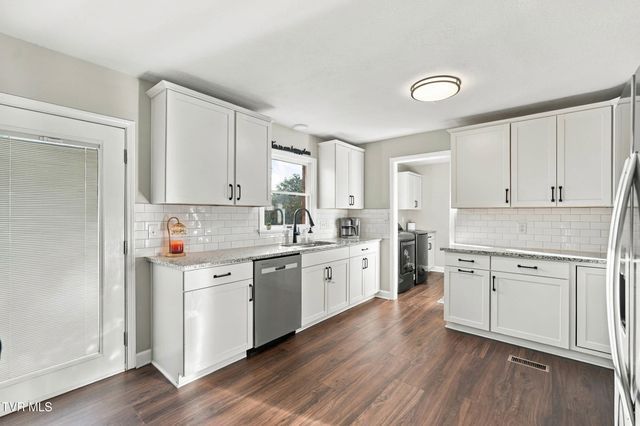 215 Dotson Lane, Church Hill, TN 37642
