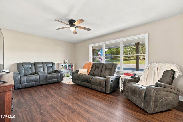 215 Dotson Lane, Church Hill, TN 37642