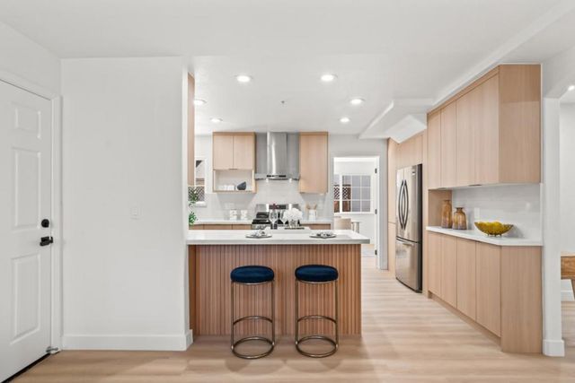 320 Waverly Street, Sunnyvale, CA 94086