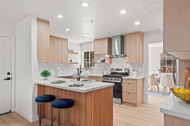 320 Waverly Street, Sunnyvale, CA 94086