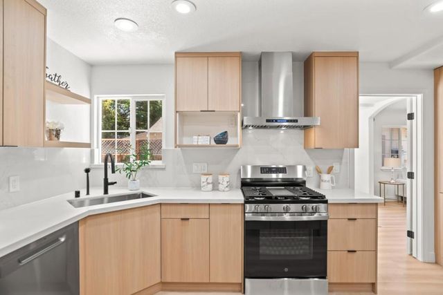 320 Waverly Street, Sunnyvale, CA 94086