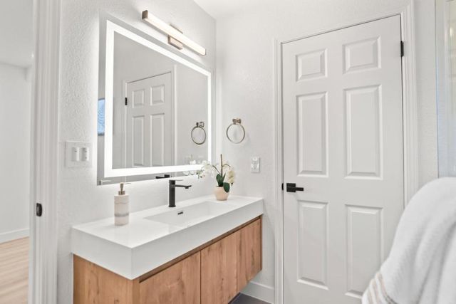 320 Waverly Street, Sunnyvale, CA 94086