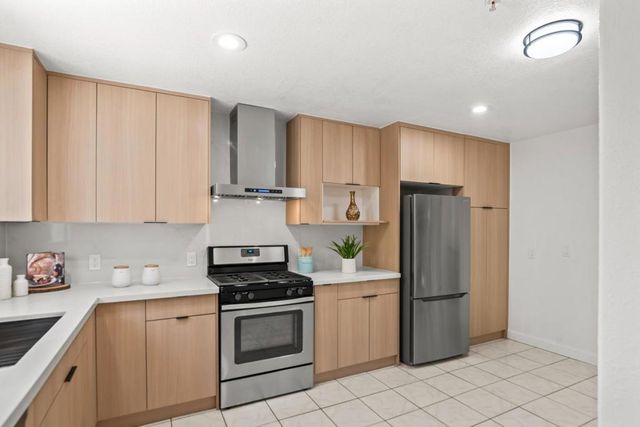 320 Waverly Street, Sunnyvale, CA 94086