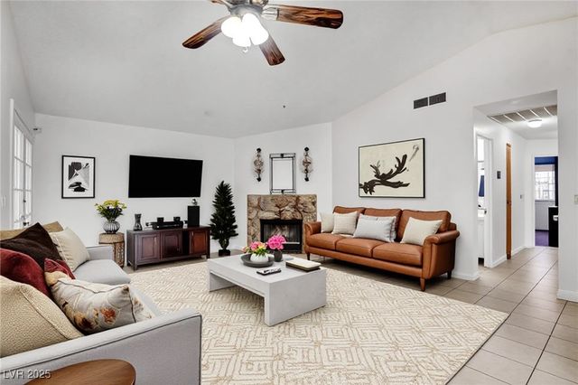 6604 Chardonay Way, Las Vegas, NV 89108