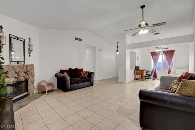 6604 Chardonay Way, Las Vegas, NV 89108