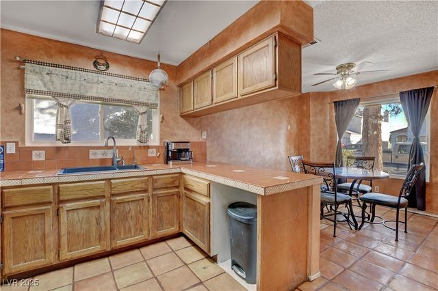 6604 Chardonay Way, Las Vegas, NV 89108