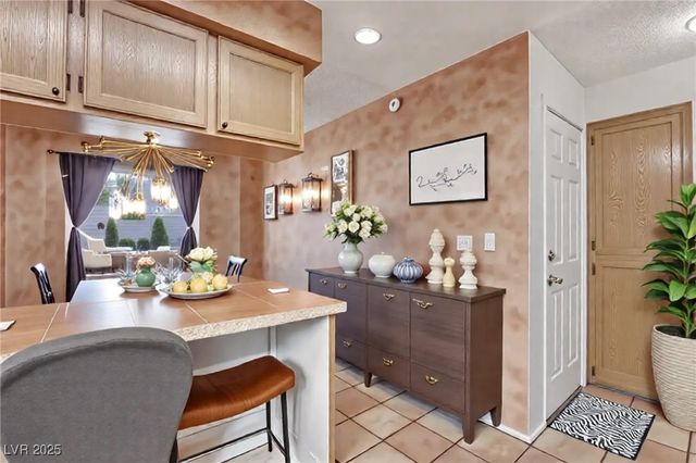 6604 Chardonay Way, Las Vegas, NV 89108