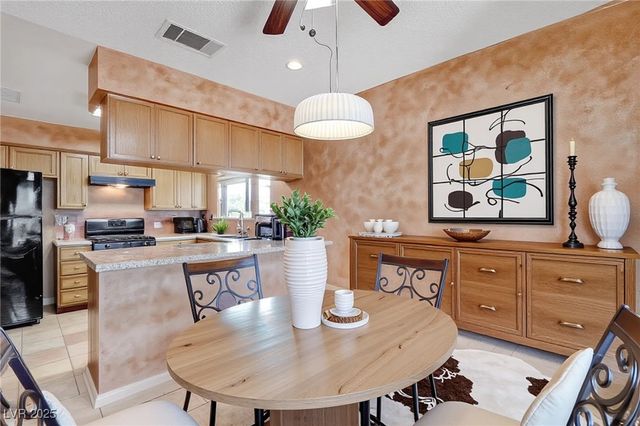 6604 Chardonay Way, Las Vegas, NV 89108