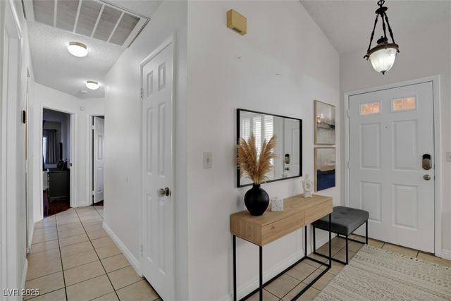 6604 Chardonay Way, Las Vegas, NV 89108