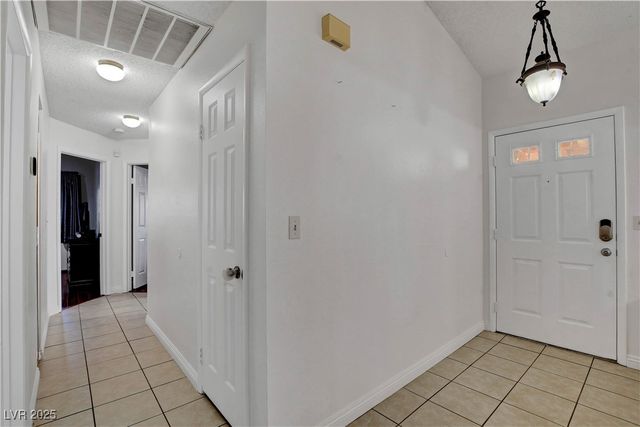 6604 Chardonay Way, Las Vegas, NV 89108