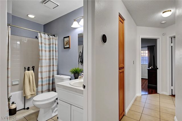 6604 Chardonay Way, Las Vegas, NV 89108