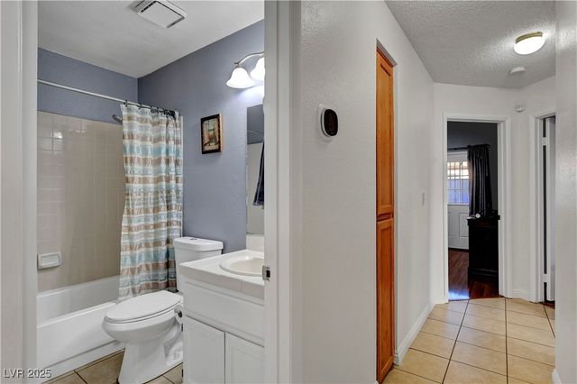 6604 Chardonay Way, Las Vegas, NV 89108