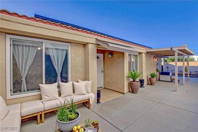 6604 Chardonay Way, Las Vegas, NV 89108