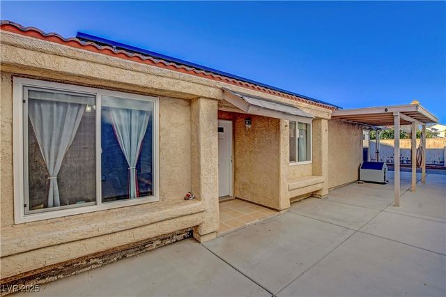 6604 Chardonay Way, Las Vegas, NV 89108