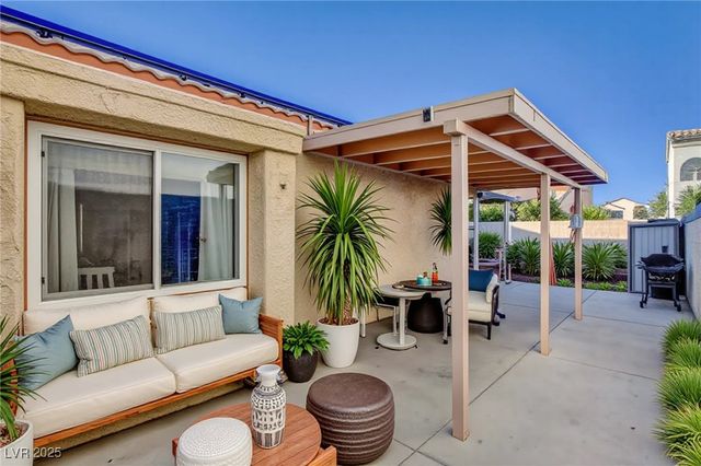 6604 Chardonay Way, Las Vegas, NV 89108