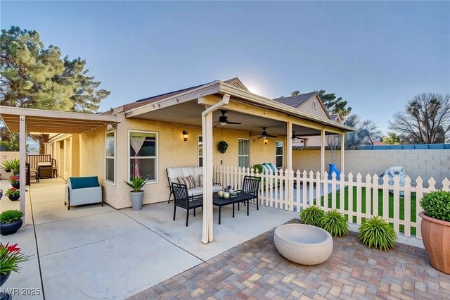 6604 Chardonay Way, Las Vegas, NV 89108