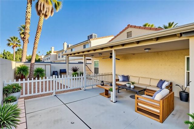 6604 Chardonay Way, Las Vegas, NV 89108