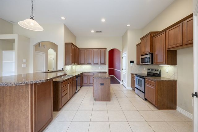 501 Tiger Lane, Gunter, TX 75058