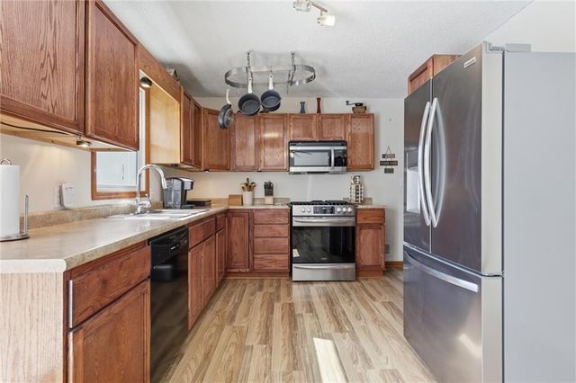 9851 Kansas Avenue, Kansas City, KS 66111