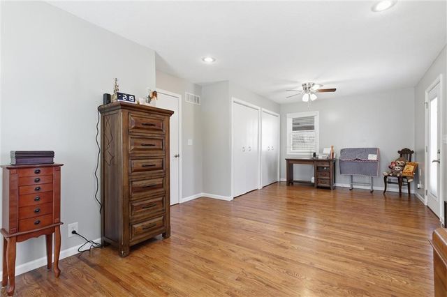 9851 Kansas Avenue, Kansas City, KS 66111