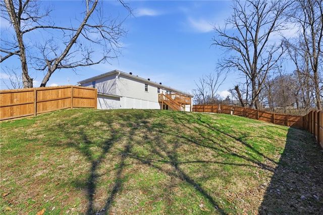 9851 Kansas Avenue, Kansas City, KS 66111