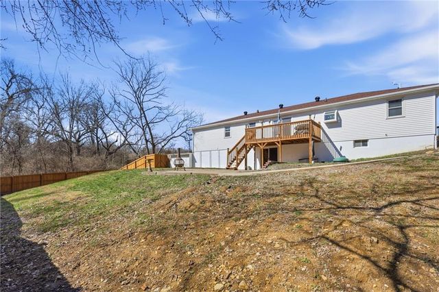 9851 Kansas Avenue, Kansas City, KS 66111