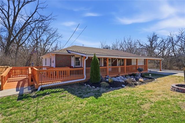 9851 Kansas Avenue, Kansas City, KS 66111