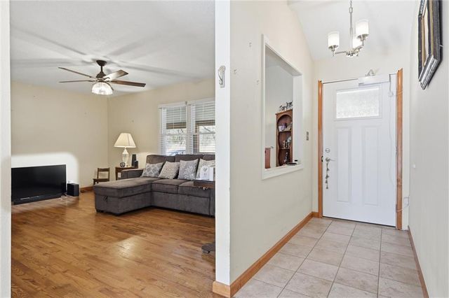 9851 Kansas Avenue, Kansas City, KS 66111