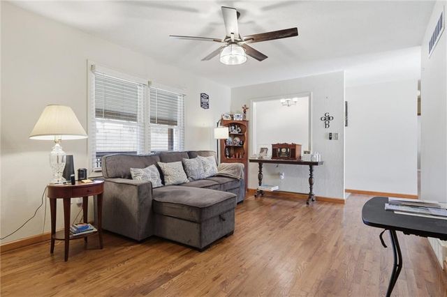 9851 Kansas Avenue, Kansas City, KS 66111