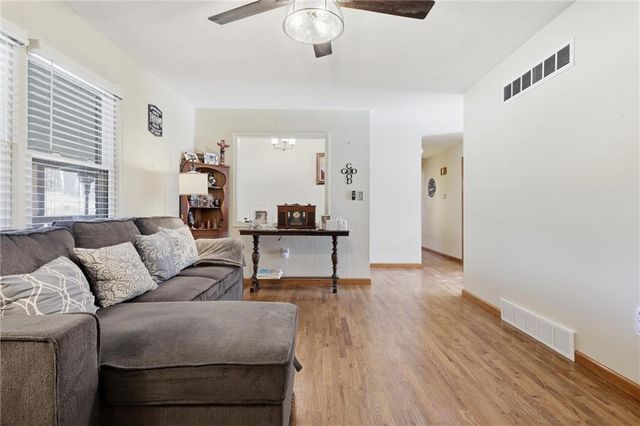 9851 Kansas Avenue, Kansas City, KS 66111